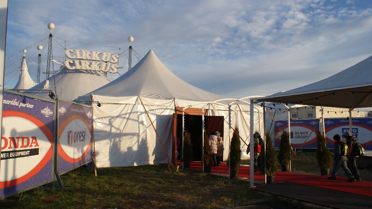 2011-12-cirkus-01